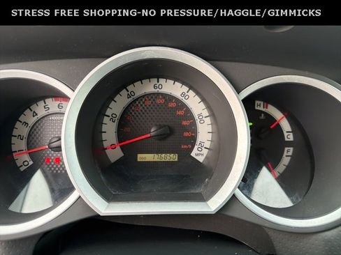 Used 2014 Toyota Tacoma PreRunner image 21