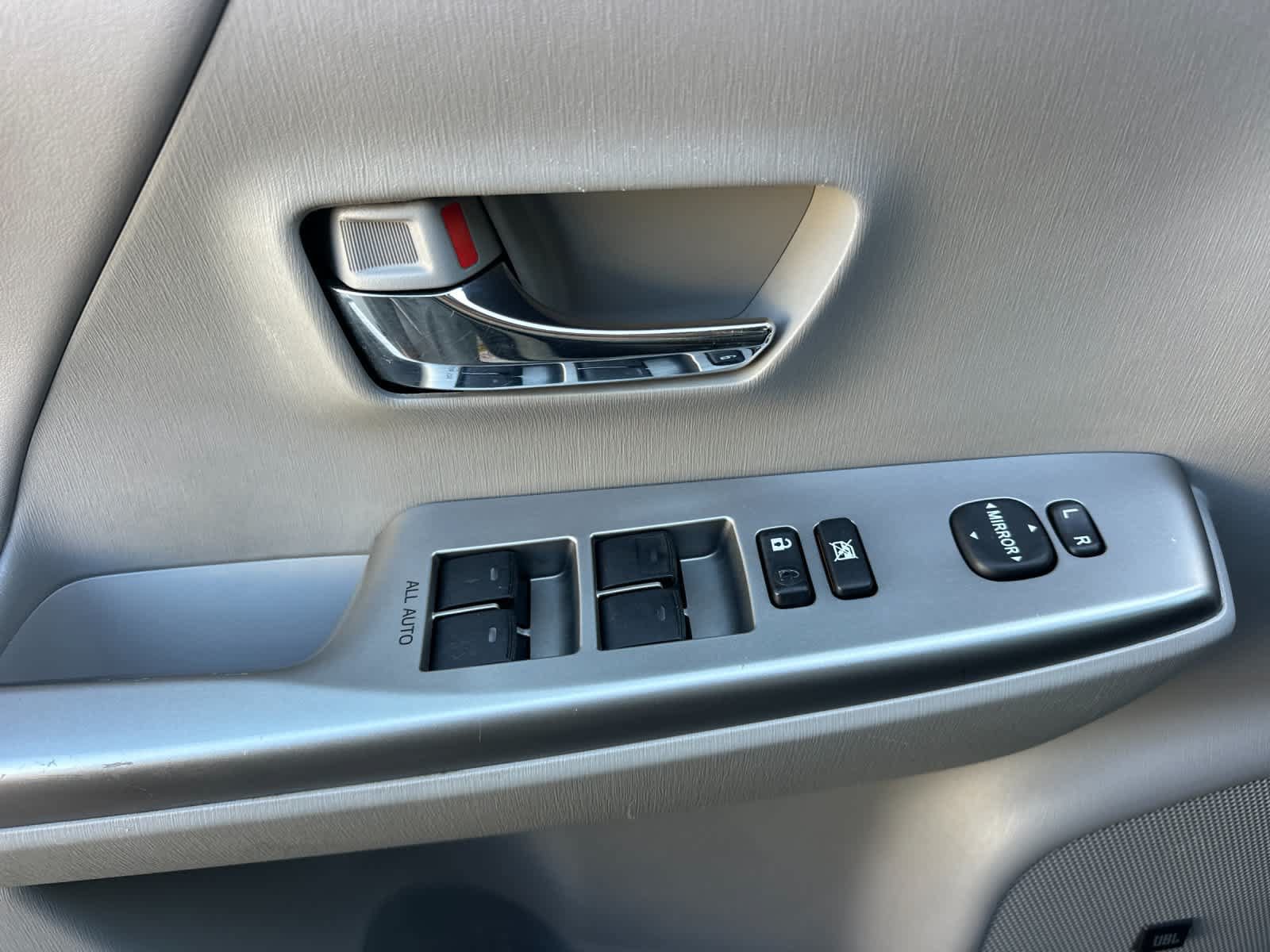 Used 2017 Toyota Prius V Five w/ Advanced Technology Package FWD image 13