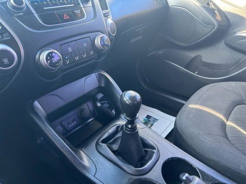 Used 2010 Hyundai Tucson GLS image 31