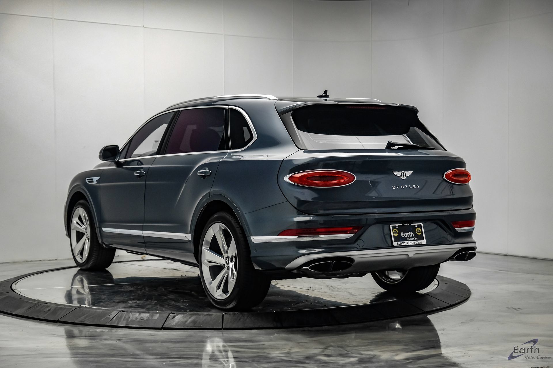 Used 2023 Bentley Bentayga Extended Wheelbase AWD/4WD image 10