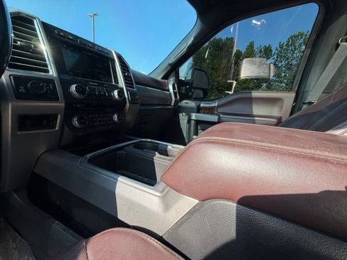 Used 2017 Ford F250 Platinum w/ Platinum Ultimate Package AWD/4WD image 15