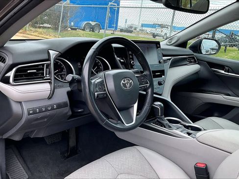 Used 2023 Toyota Camry XLE w/ Navigation Package image 17