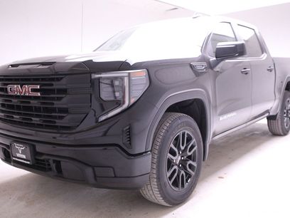 New 2025 GMC Sierra 1500 Pro w/ Graphite Edition