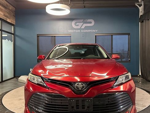 Used 2018 Toyota Camry LE FWD image 8