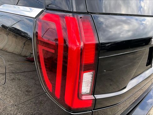 Used 2025 Ford Expedition Active image 32