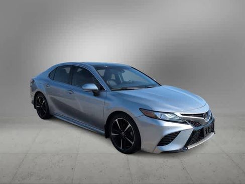 Used 2018 Toyota Camry XSE image 2
