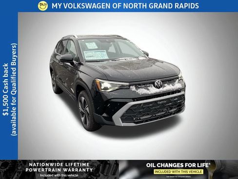 New 2026 Volkswagen Taos SE AWD/4WD image 1