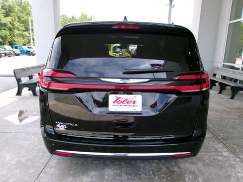 New 2026 Chrysler Pacifica Select image 23