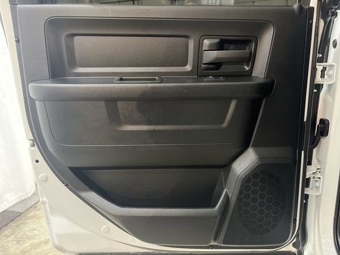 Used 2022 RAM 2500 Tradesman w/ Chrome Appearance Group image 19