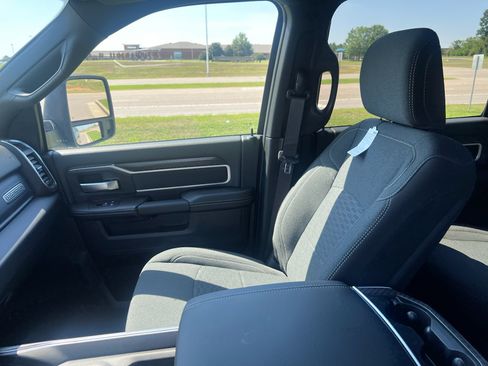 New 2026 RAM 2500 Big Horn AWD/4WD image 18