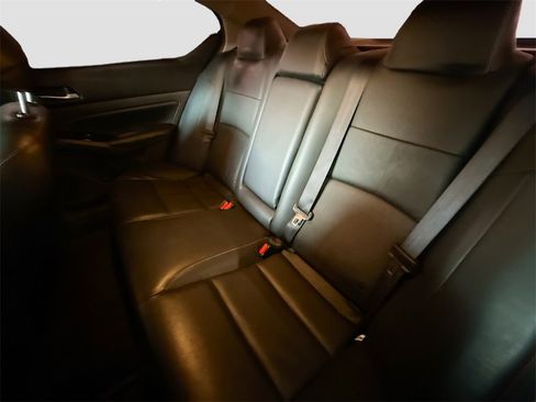 Used 2024 Nissan Altima 2.5 SR w/ SR Premium Package image 24