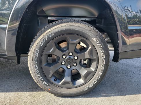 New 2026 RAM 1500 Big Horn AWD/4WD image 9