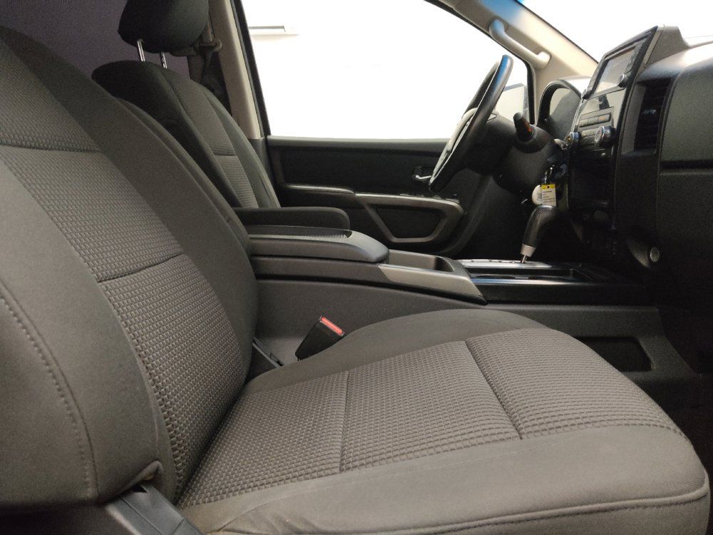 Used 2015 Nissan Titan SV RWD image 21