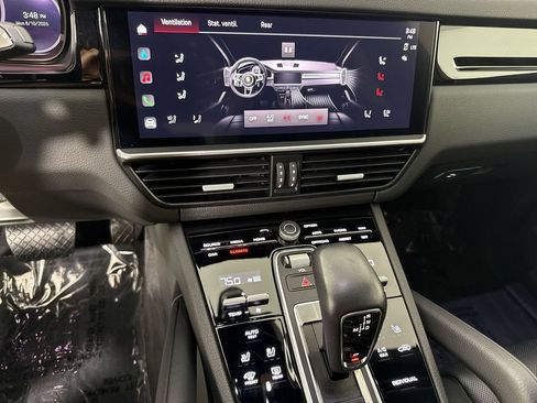 Certified 2023 Porsche Cayenne Platinum Edition AWD/4WD image 31