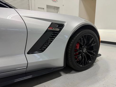 Used 2016 Chevrolet Corvette Z06 w/ 3LZ Preferred Equipment Group image 21