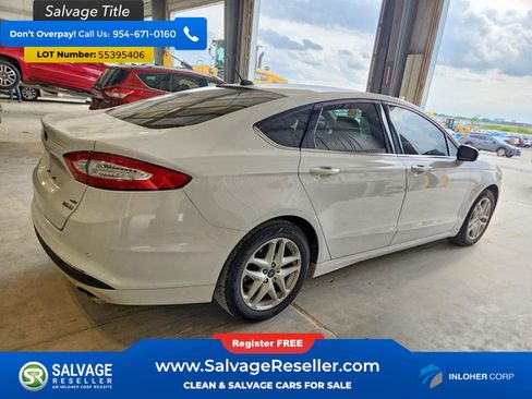 Used 2016 Ford Fusion SE FWD image 4