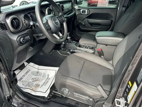 Used 2022 Jeep Wrangler Unlimited Sport image 9
