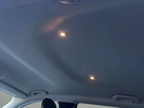 Used 2019 Jeep Cherokee Latitude Plus w/ Cold Weather Group image 27