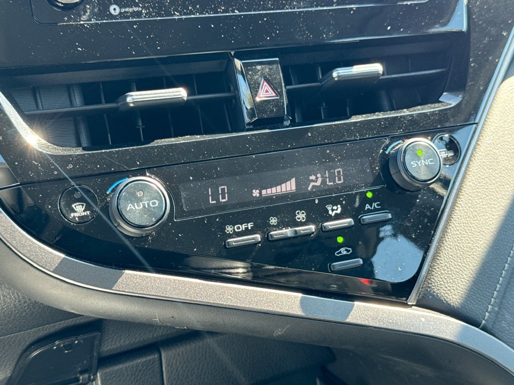 Used 2024 Toyota Camry SE w/ Cold Weather Package FWD image 28
