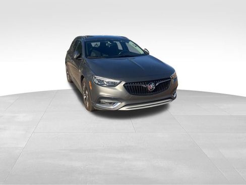 Used 2018 Buick Regal Preferred w/ Sights and Sounds Package image 10