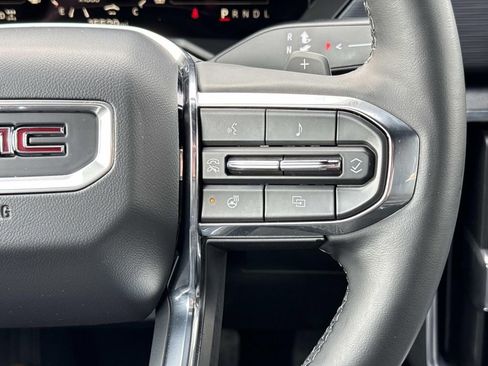 Used 2025 GMC Acadia Elevation AWD/4WD image 8
