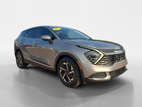 Used 2025 Kia Sportage LX FWD image 7