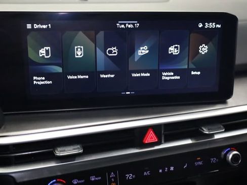 Used 2024 Kia Sorento S image 21