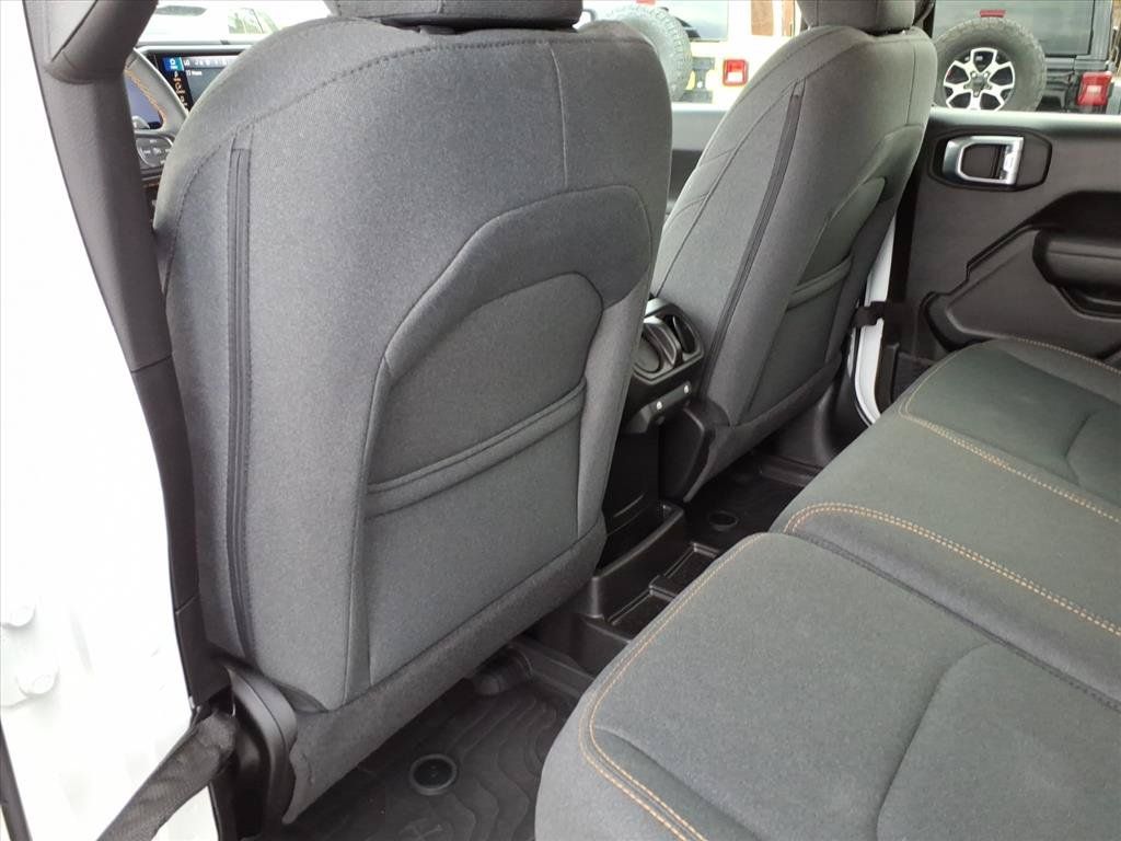 Used 2024 Jeep Wrangler Unlimited AWD/4WD image 15