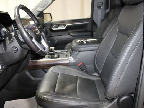 Used 2022 GMC Sierra 1500 SLT w/ SLT Convenience Package AWD/4WD image 28