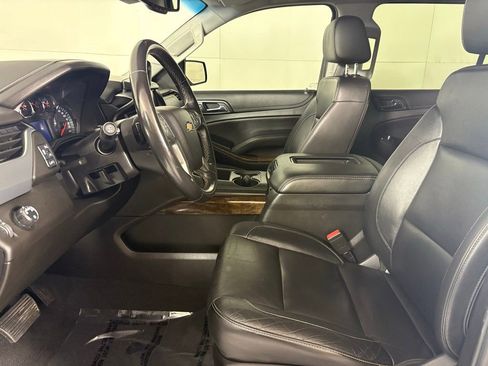 Used 2019 Chevrolet Suburban LT image 25