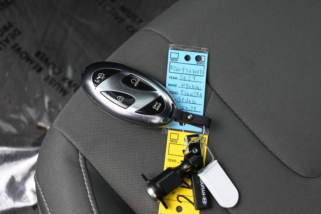 Used 2024 Hyundai Elantra SEL FWD image 20