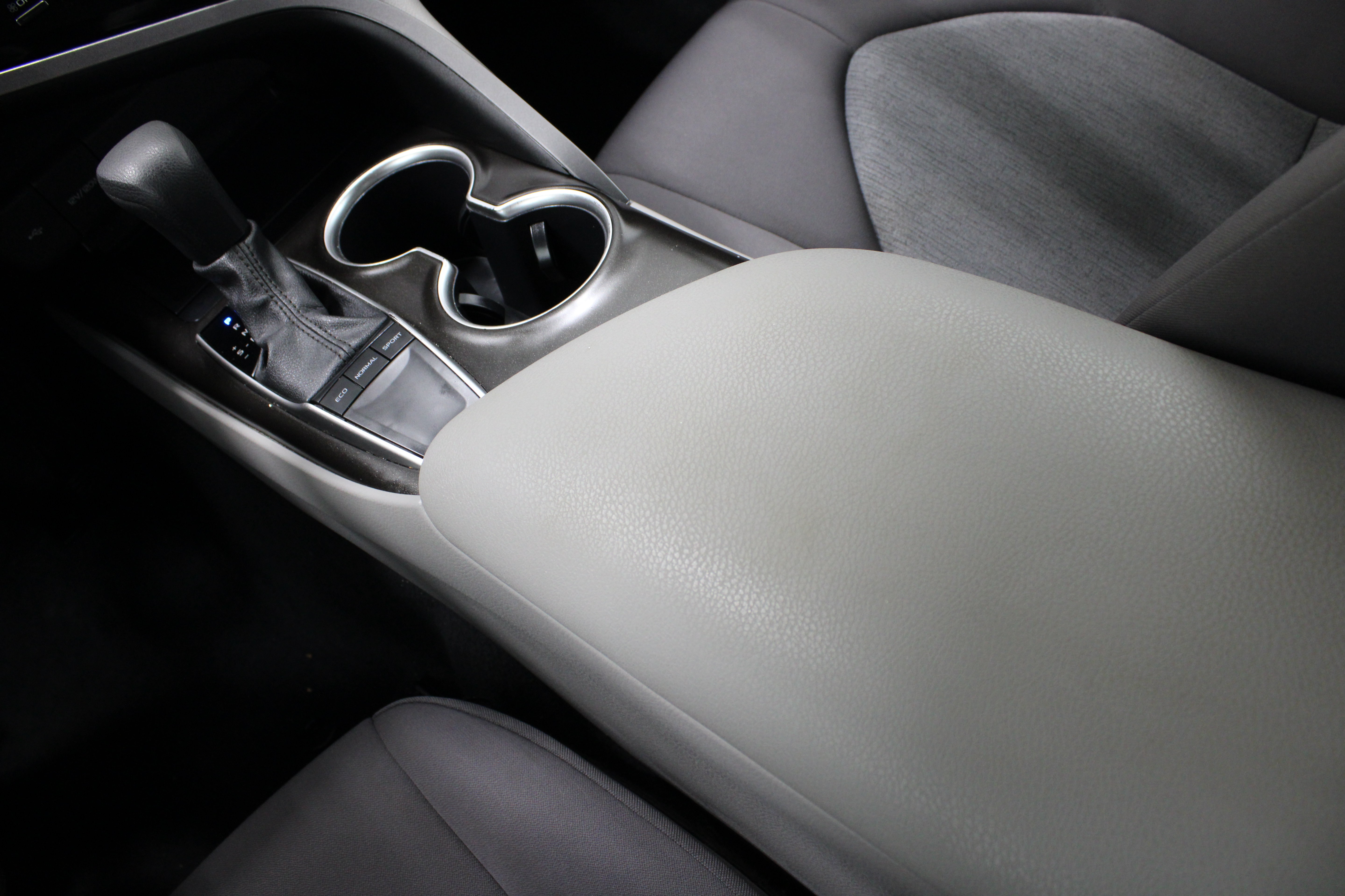 Used 2024 Toyota Camry LE FWD image 17