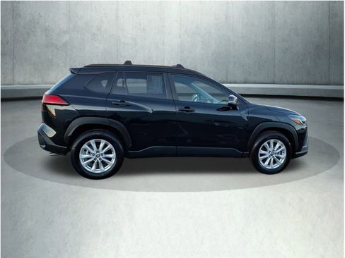 Certified 2023 Toyota Corolla Cross LE image 24