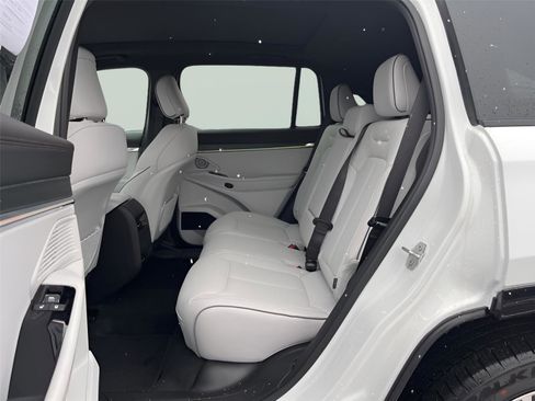 Used 2025 Jeep Wagoneer S Limited image 22