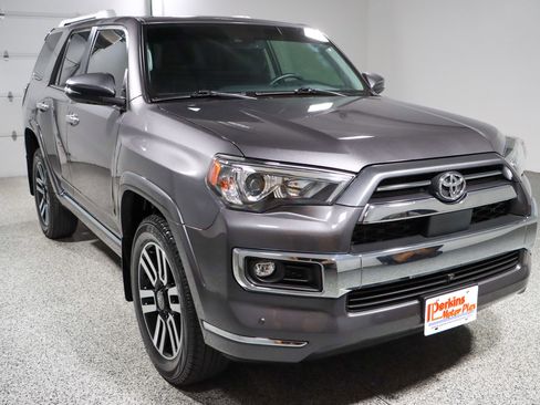 Used 2022 Toyota 4Runner Limited AWD/4WD image 5