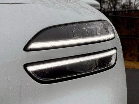 Used 2025 Genesis G70 2.5T w/ Sport Prestige Package image 10