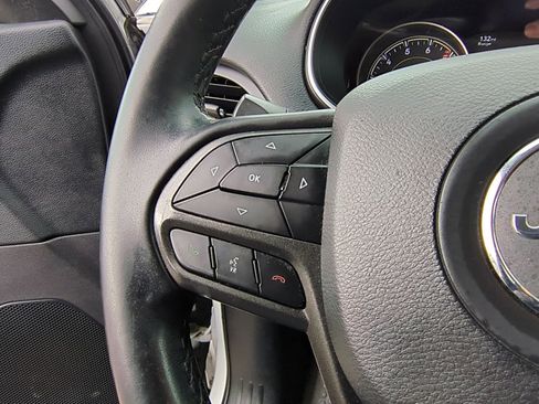 Used 2020 Jeep Cherokee Trailhawk image 34