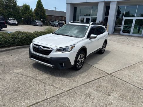 Used 2022 Subaru Outback Touring XT AWD/4WD image 3