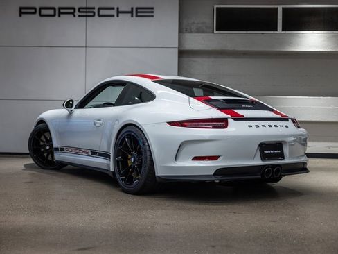Used 2016 Porsche 911 R image 3