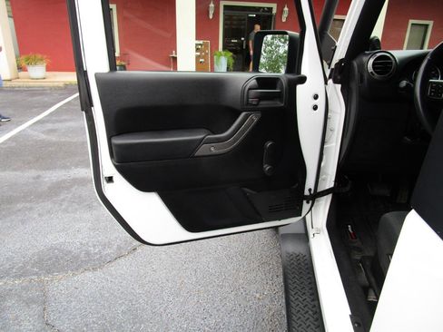 Used 2012 Jeep Wrangler Sport w/ Connectivity Group AWD/4WD image 17