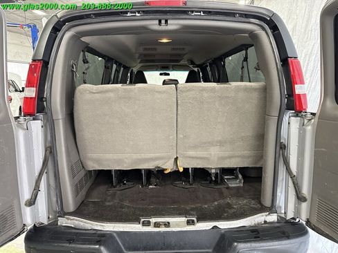 Used 2019 Chevrolet Express 3500 LS image 21