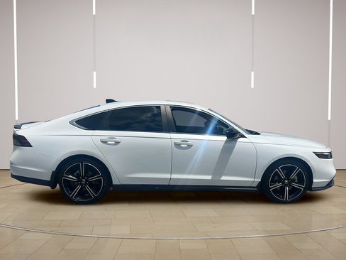 Used 2023 Honda Accord Sport image 8