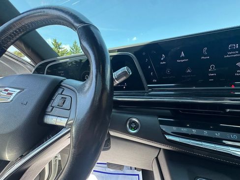 Used 2021 Cadillac Escalade ESV Sport AWD/4WD image 22