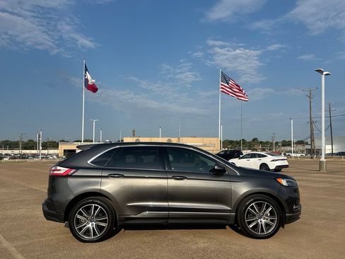 Used 2019 Ford Edge Titanium w/ Equipment Group 301A FWD image 27