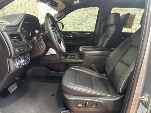 Used 2024 GMC Yukon XL SLT w/ SLT Luxury Package image 26