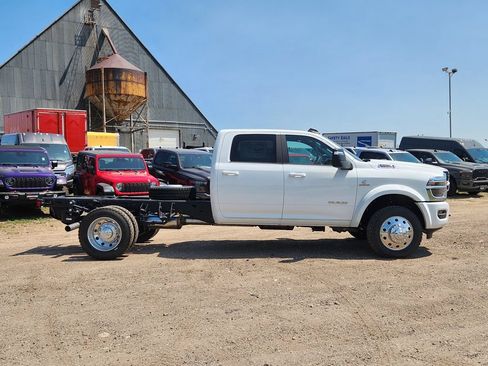 New 2026 RAM 5500 4x4 Crew Cab w/ Laramie Trim Package image 2