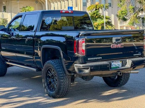 Used 2017 GMC Sierra 1500 Denali w/ Denali Ultimate Package image 7