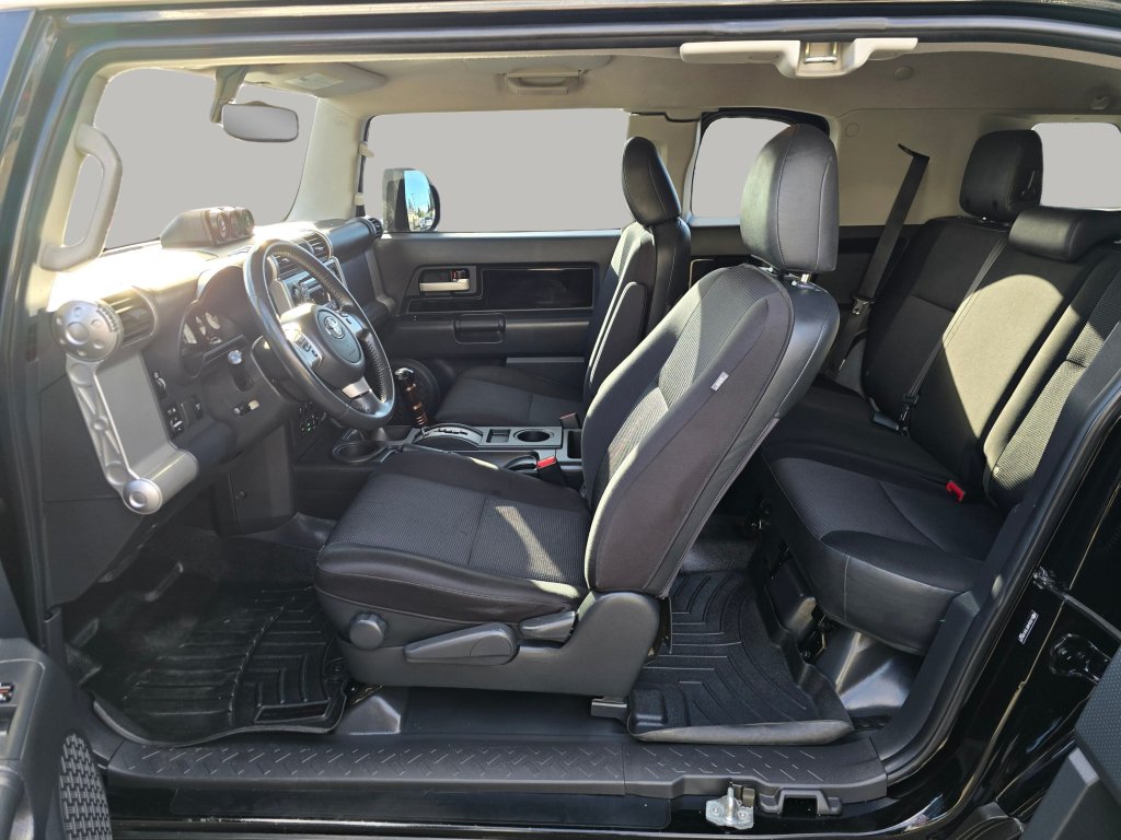 Used 2014 Toyota FJ Cruiser 4WD w/ Upgrade Package image 24