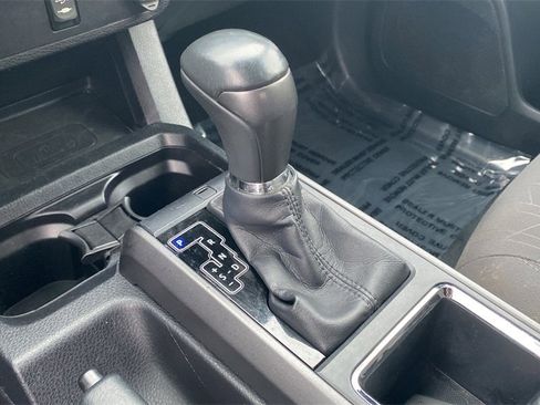 Used 2017 Toyota Tacoma TRD Sport image 25