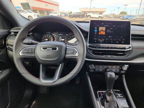 Used 2023 Jeep Compass Trailhawk image 12